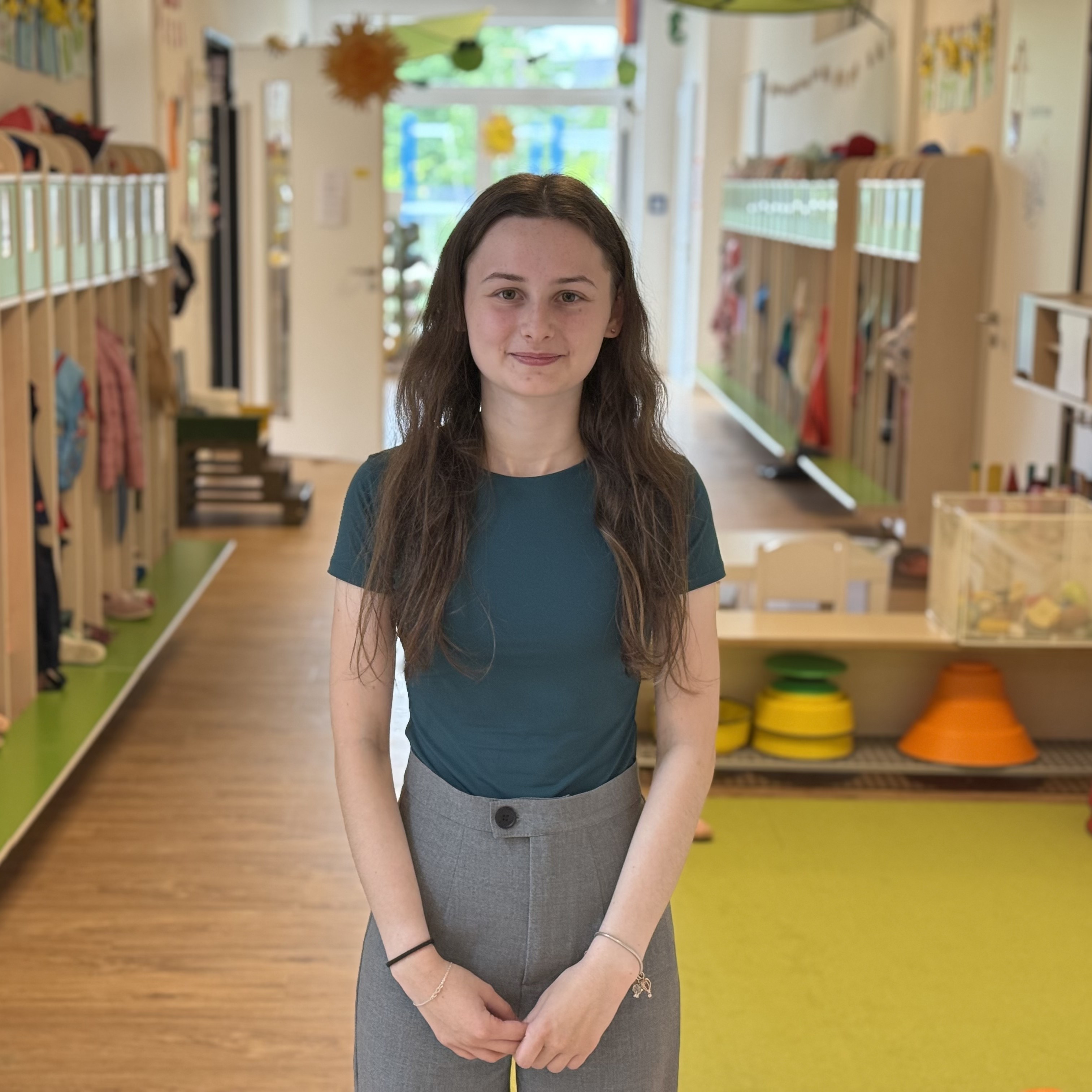 Lara - Kinderpflegerin